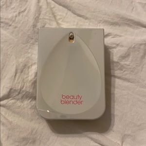 Beauty Blender bounce foundation